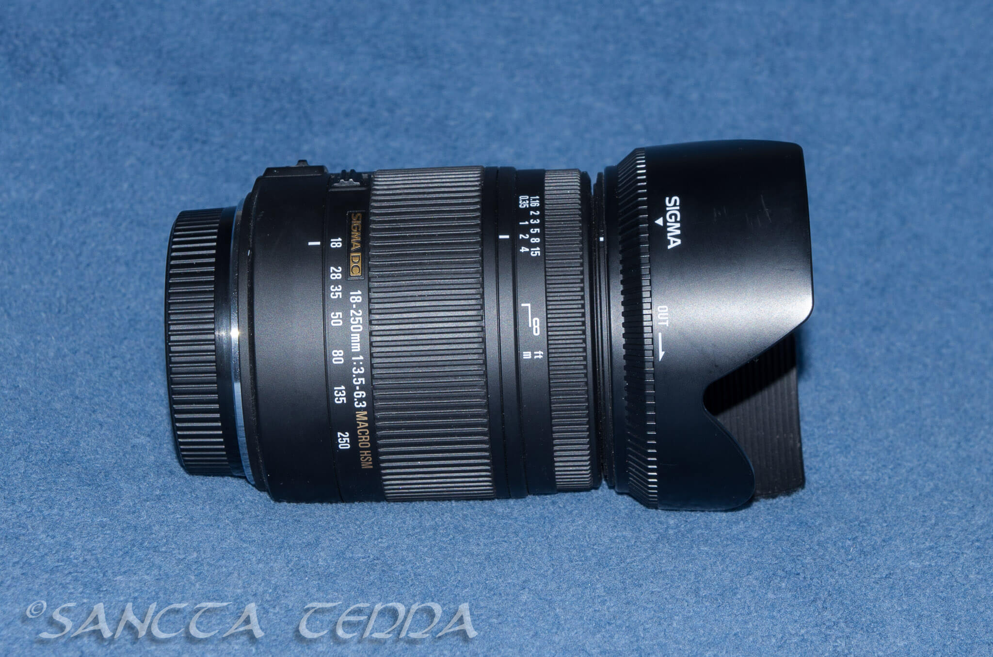Sigma 18-250mm F3.5-6.3
DC Makro OS HSM Sigma 18-250mm F3.5-6.3 DC Makro OS HSM
